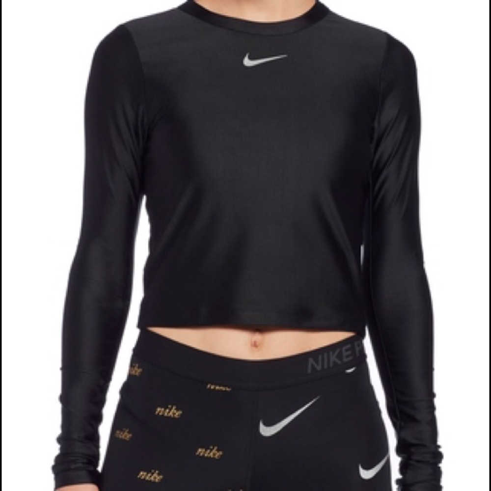 Cropped black long sleeve workout top